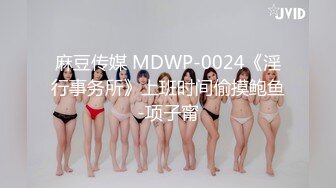 微胖女神极品大奶子好诱人，一段性感的健美操快把奶子甩飞了真刺激，洗澡诱惑揉奶玩逼看特写，淫声荡语不断