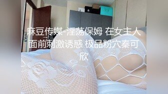 小青年组队在酒吧叫个出台美女小姐到网吧包厢内玩3P妹子非常骚很配合暴力深喉干呕放到电脑桌上肏口爆淫荡对白