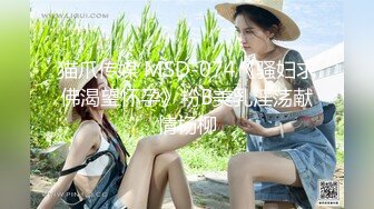 新全景！美女小姐姐拖着下巴 静静的边想事情 边拉稀