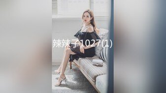 漂亮美女吃鸡 老公 想你大鸡吧了 这有多饥渴 见了鸡吧跟疯了似的狂啃 还要用逼水洗洗棒棒再吃 味道更美味