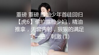   小骚逼露脸洗干净了伺候小哥哥诱惑狼友，舔鸡巴的样子好骚吸蛋蛋