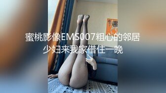  刚来的小妹子金钱砸开双腿，给狼友展示骚逼，逼逼很嫩大鸡巴都不好插进去